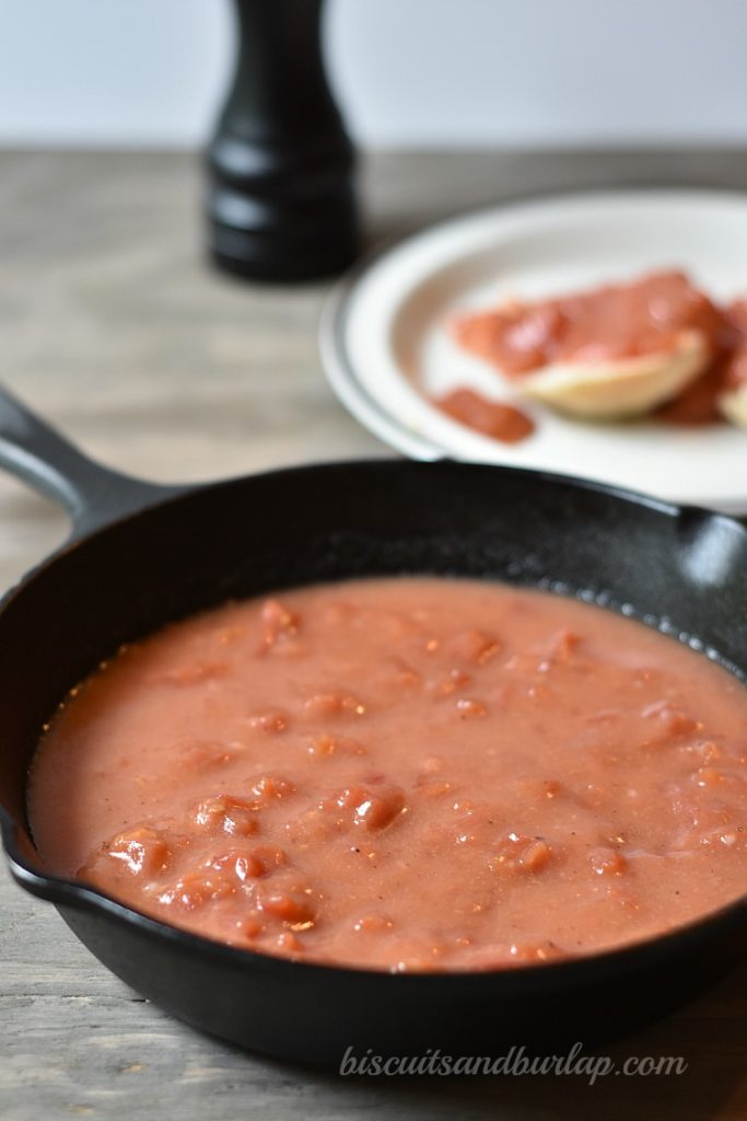 Tomato Gravy - easy and Southern Style. Just like your Mama used to make to go over biscuits or rice.