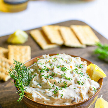 smoked fish dip with crackers.