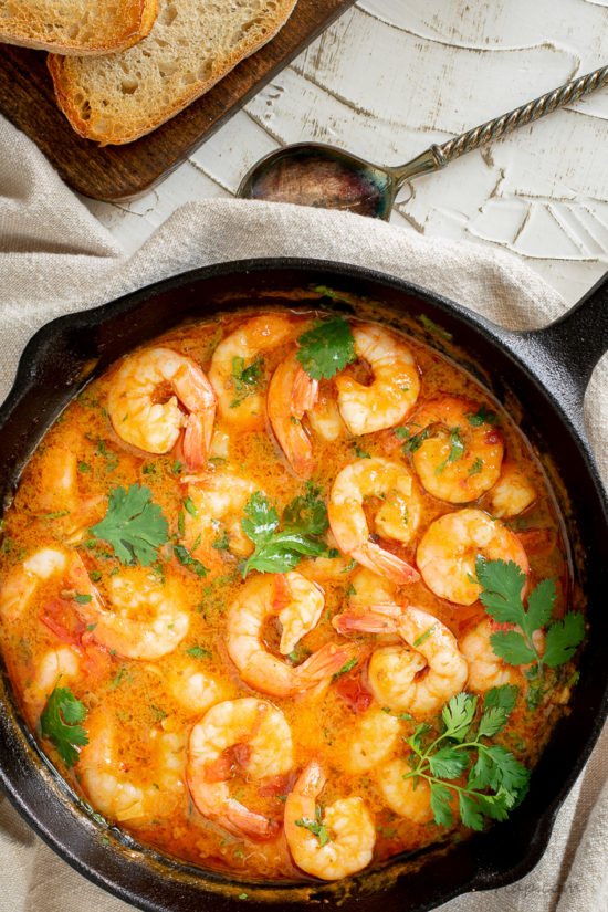 Shrimp in buttery sofrito sauce