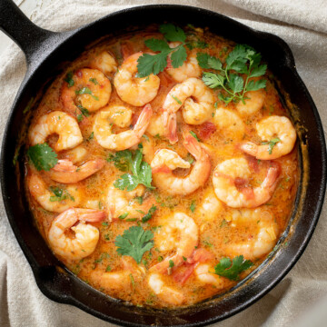 shrimp sofrito in skillet.