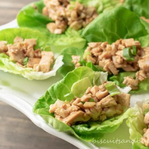 Lettuce Wraps with Grilled Chicken have a spicy sauce
