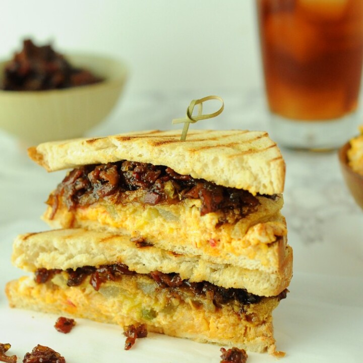The Spicy Southerner Sandwich with Fried Green Tomatoes, Spicy Pimento