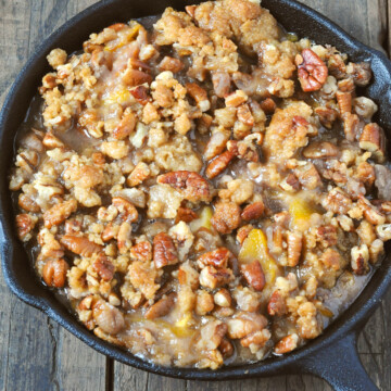 peach crumble in iron skillet.