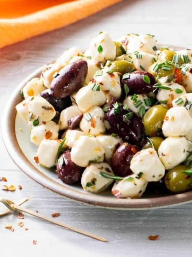 Marinated Mozzarella Pearls Biscuits Burlap marinated-mozzarella-pearls-biscuits-burlap