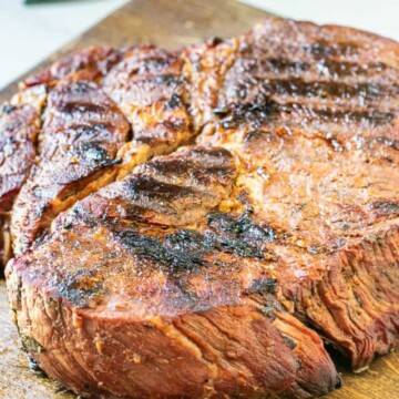grilled chuck roast on board