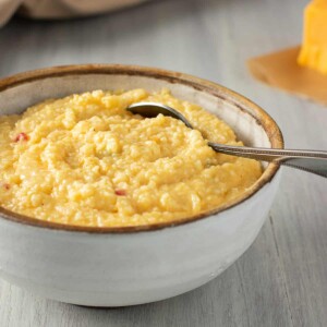 bowl of pimento cheese grits.