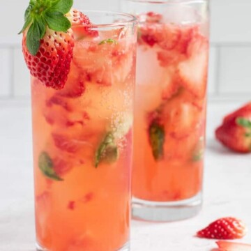 strawberry-basil-cocktail-with-gin