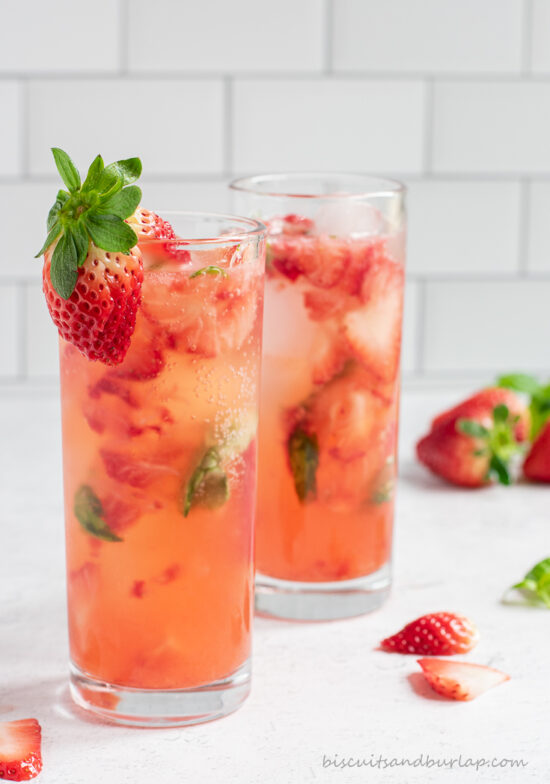 strawberry-basil-cocktail-with-gin