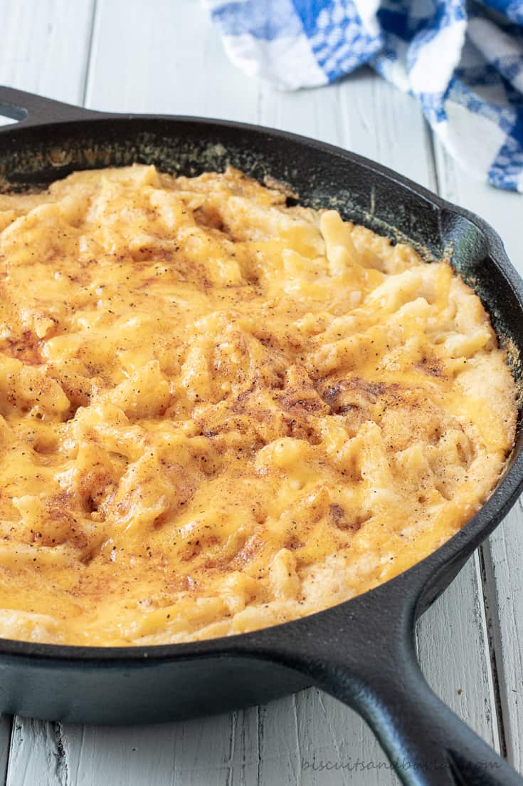 smoked mac and cheese in skillet