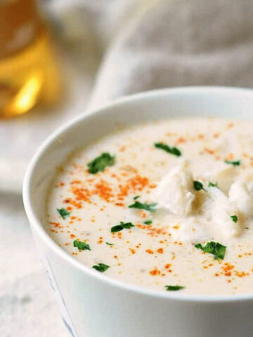 close up bowl of she crab soup.