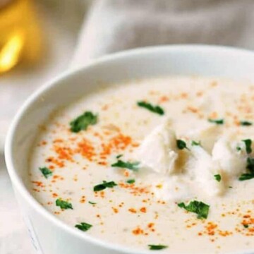close up bowl of she crab soup.