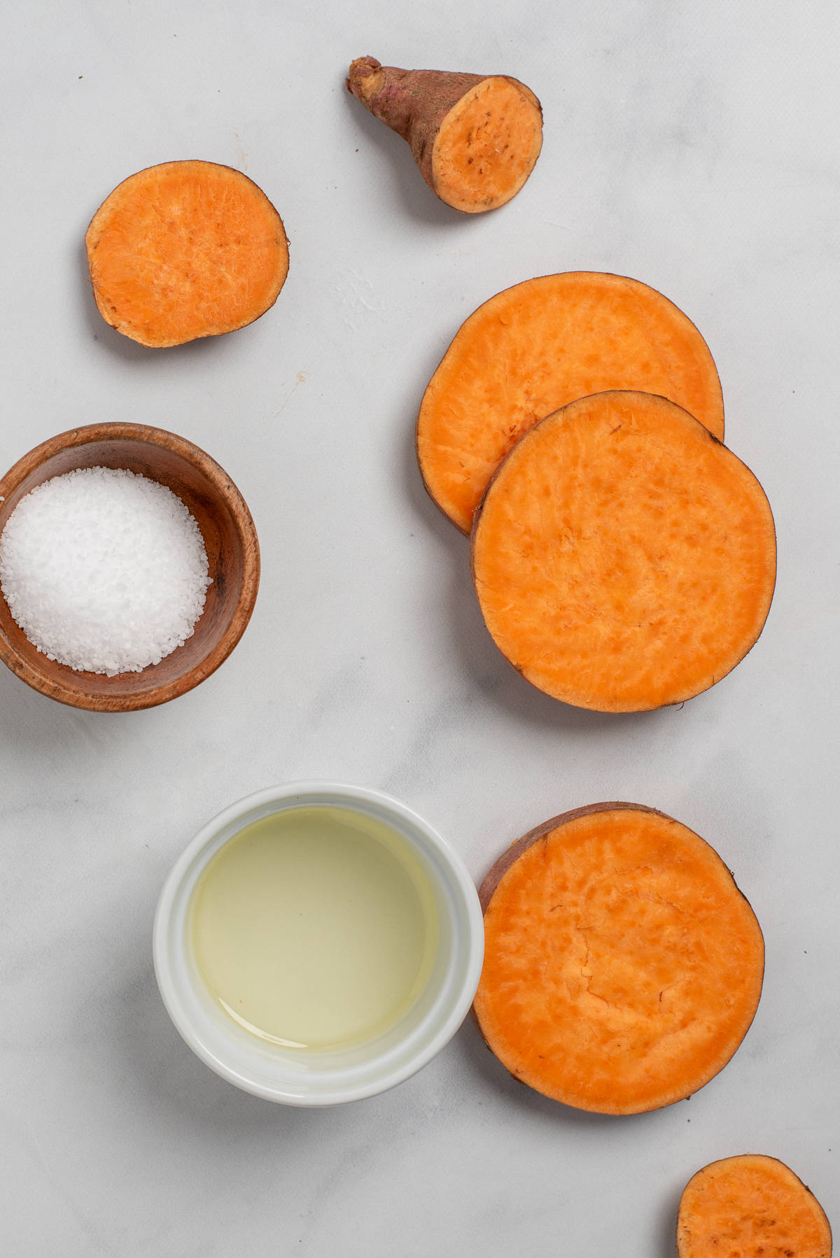 ingredients for making fried sweet potatoes. 